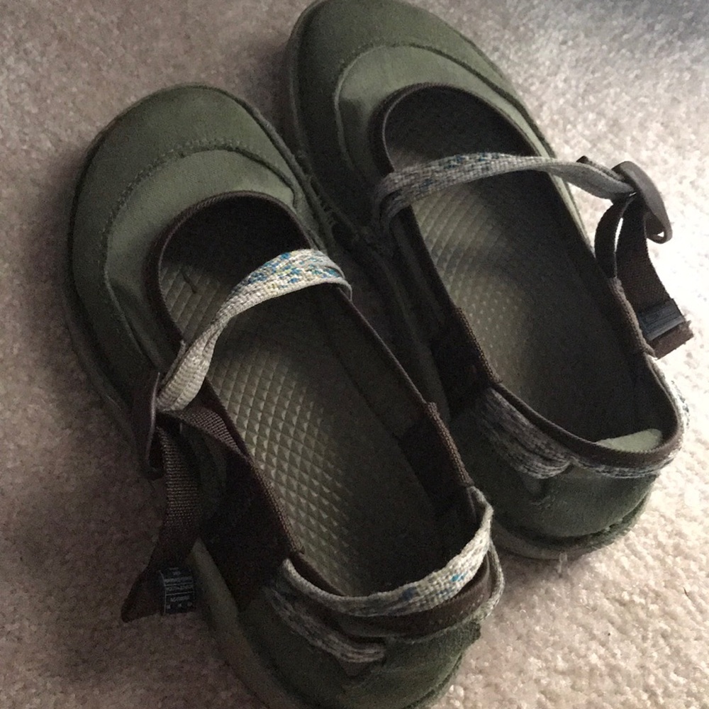 Girl’s Chacos